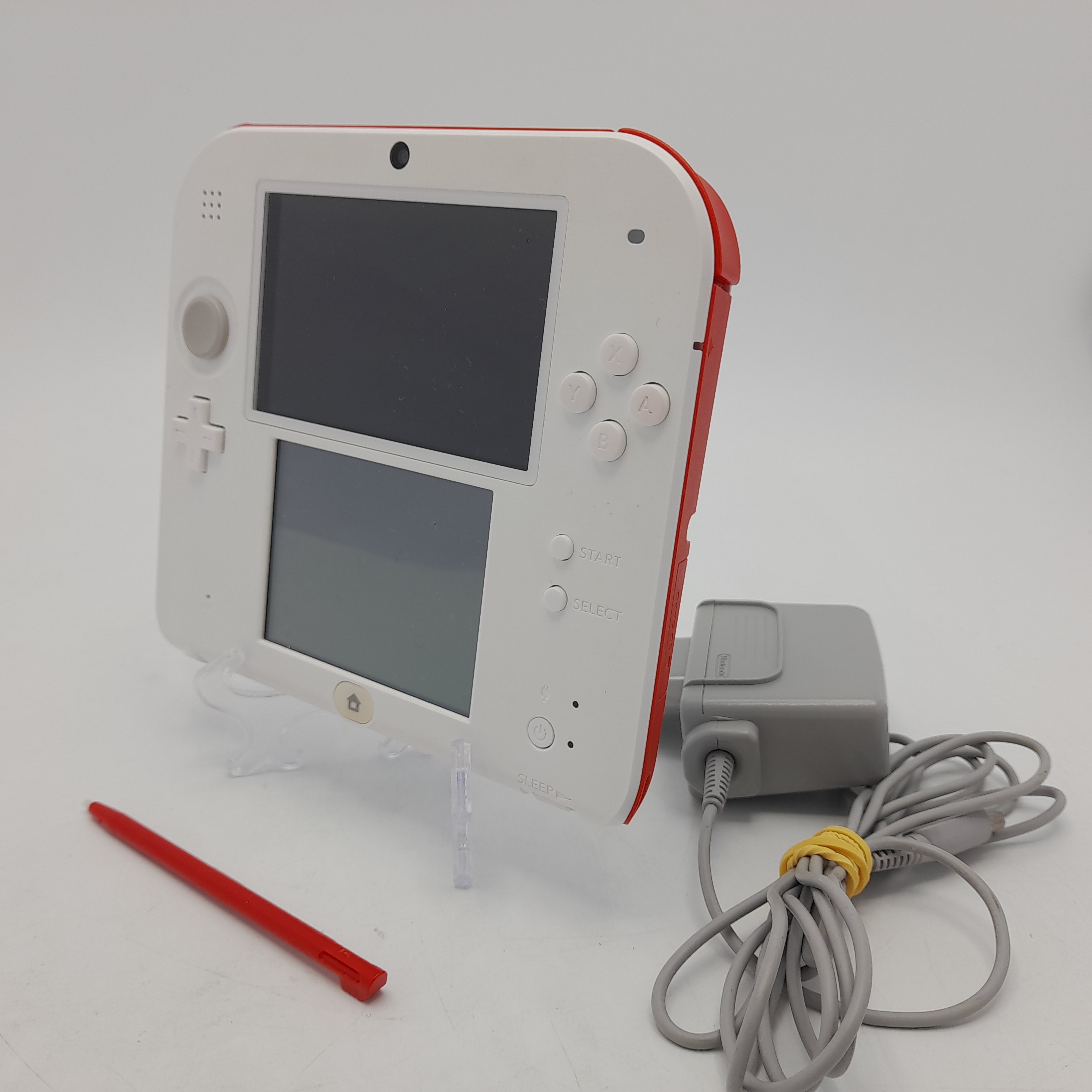 Foto van Nintendo 2DS Wit & Rood met 2 Voorgeïnstalleerde Games - Zeer Mooi
