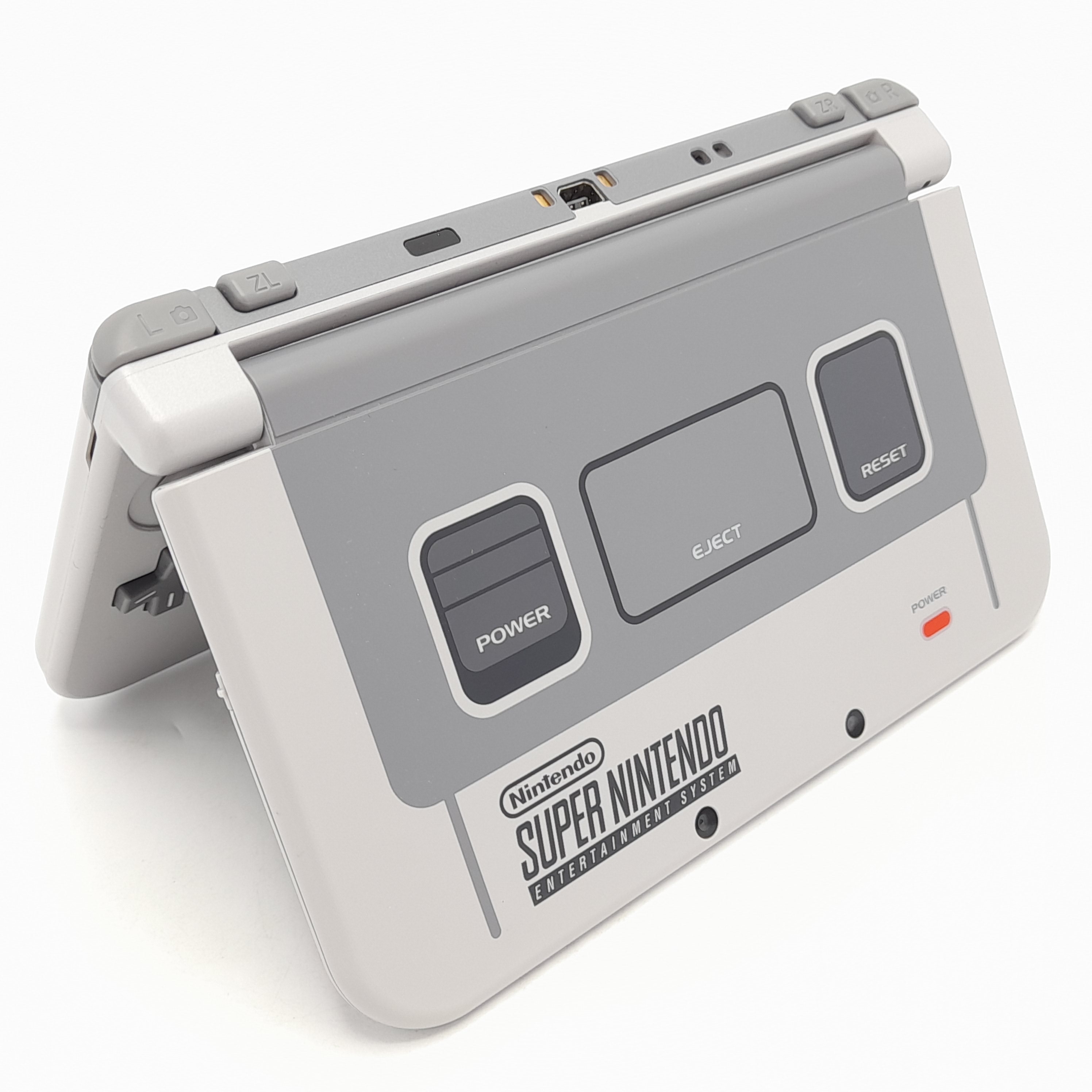 Foto van New Nintendo 3DS XL SNES Edition - Mooi